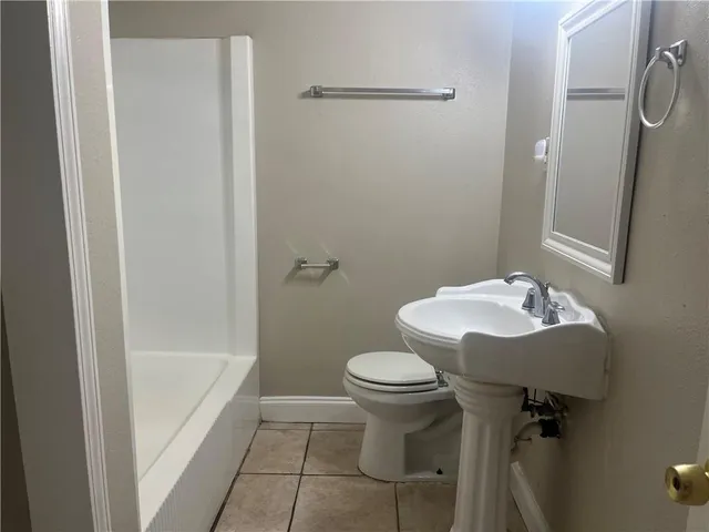 $1,800 | 1112 Evergreen Drive, Gretna, LA 70053