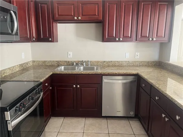 $1,800 | 1112 Evergreen Drive, Gretna, LA 70053