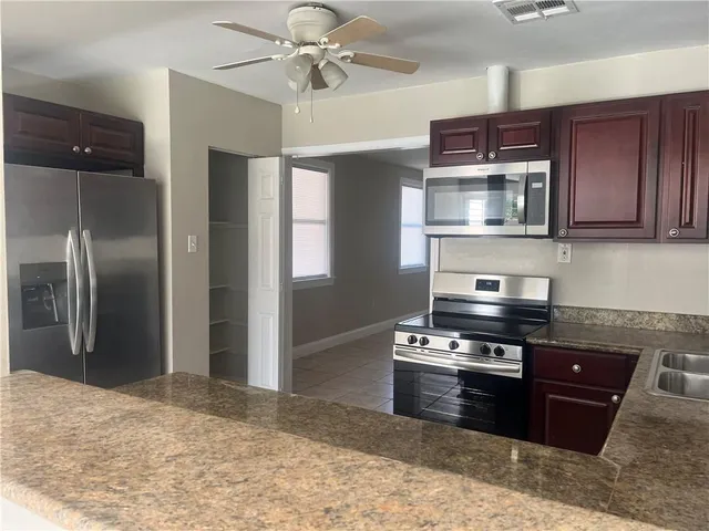 $1,800 | 1112 Evergreen Drive, Gretna, LA 70053