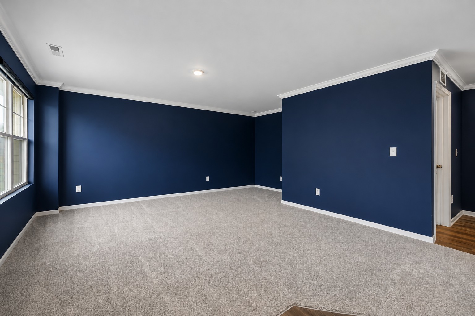 504 Comstock Road South Elgin, IL 60177 - Photo 3 of 20 Gallery Image 3