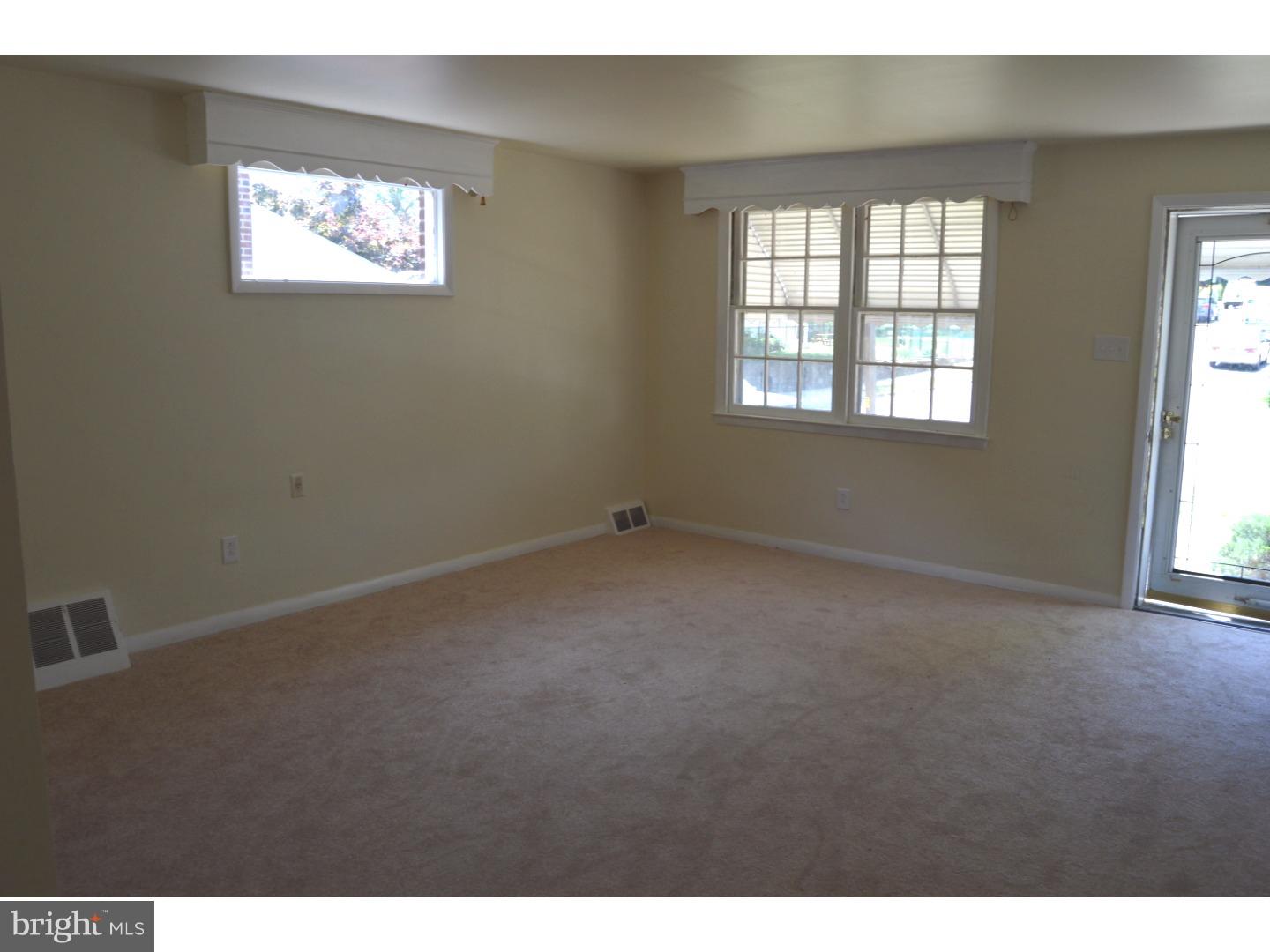 1117 Crestview Road Darby, PA 19023 - Photo 3 of 13 Living Room