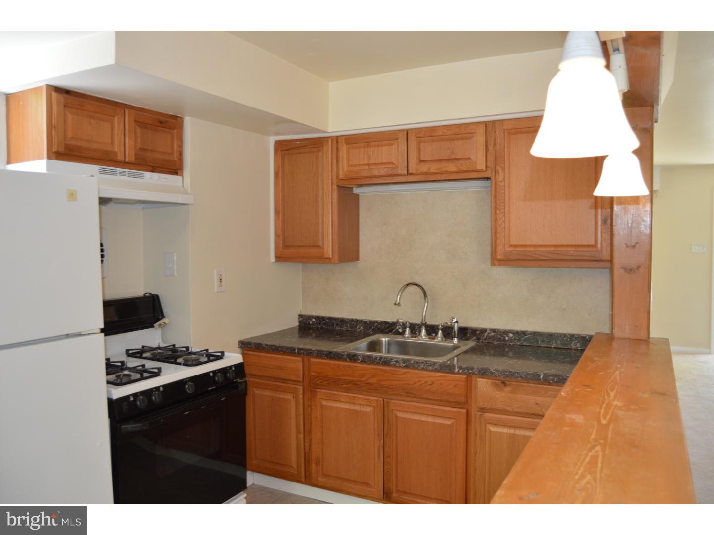 1117 Crestview Road Darby, PA 19023 - Photo 6 of 13 Kitchen