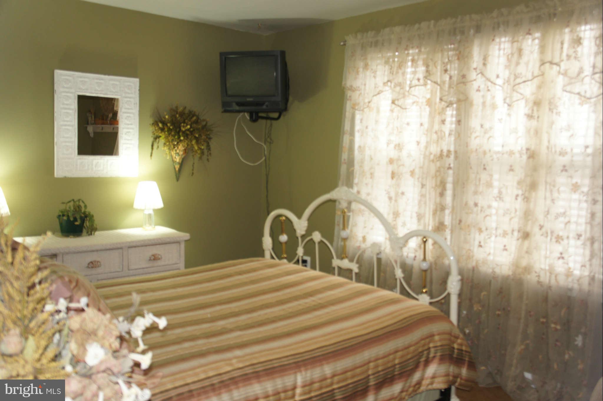 3285 Beards Point Road Davidsonville, MD 21035 - Photo 16 of 30 Bedroom