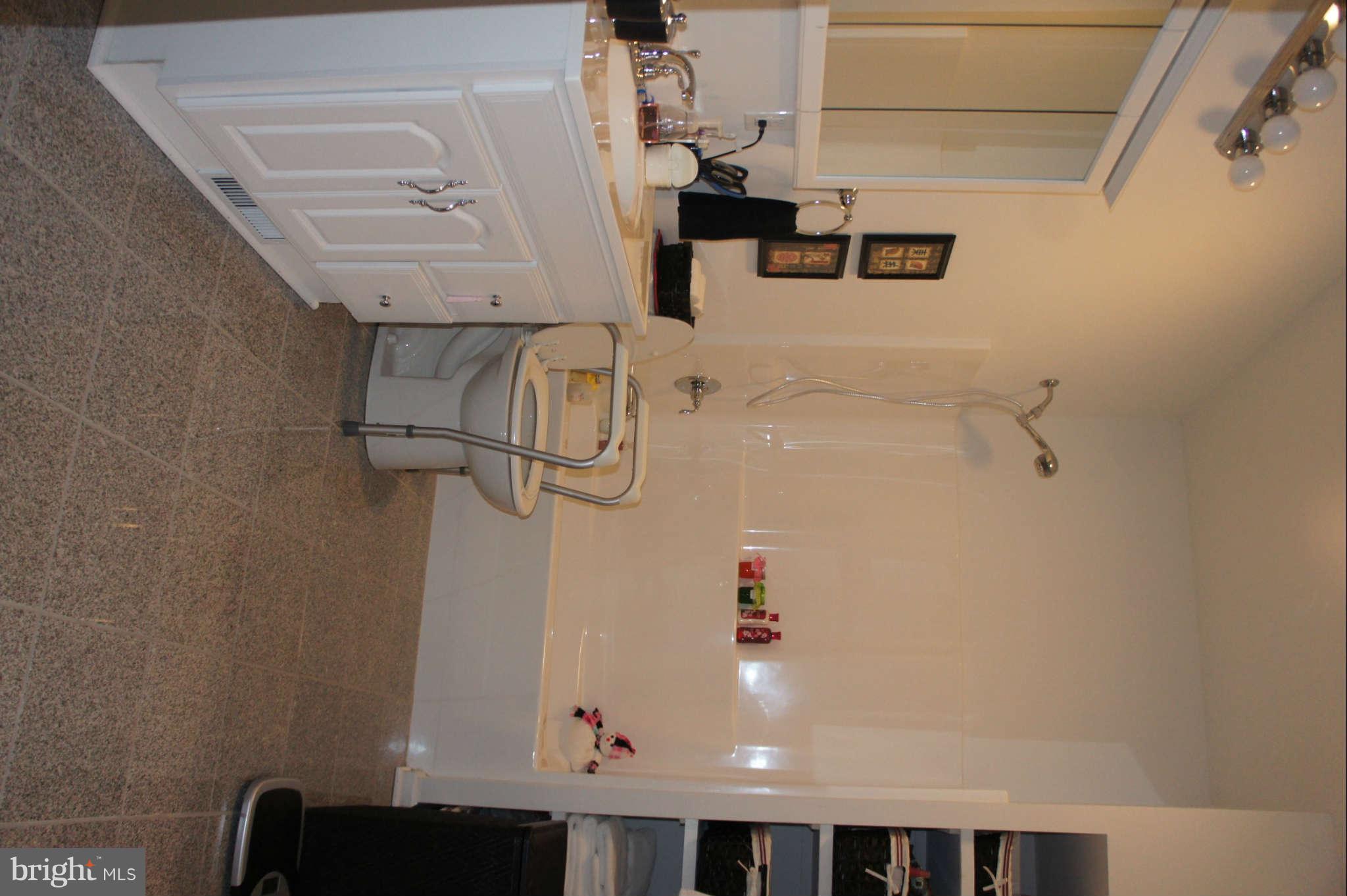 3285 Beards Point Road Davidsonville, MD 21035 - Photo 25 of 30 Bath