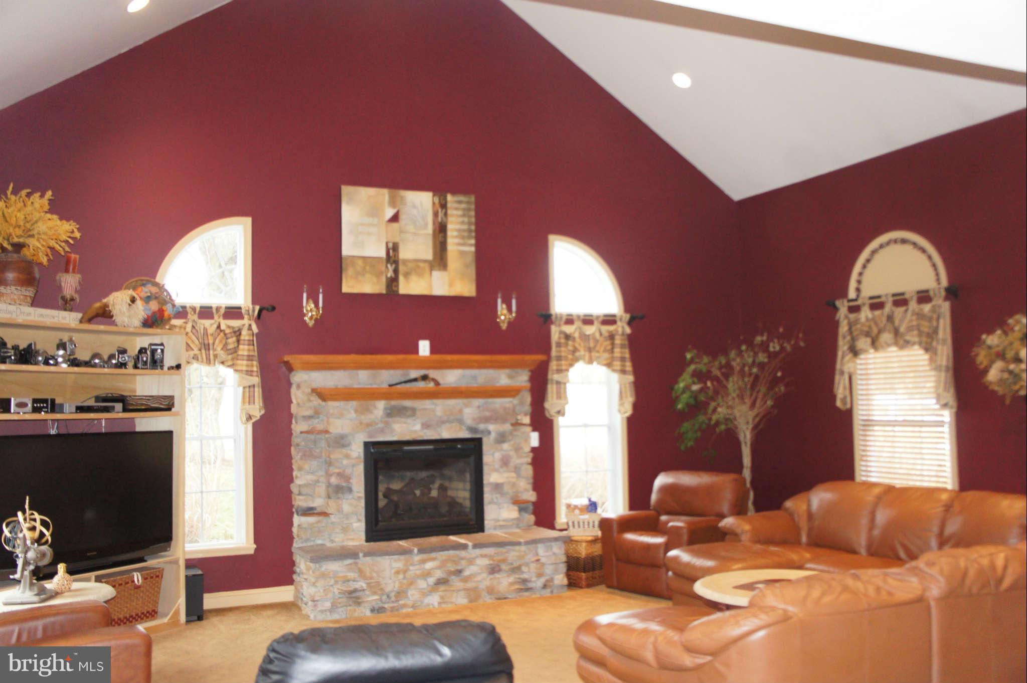 3285 Beards Point Road Davidsonville, MD 21035 - Photo 4 of 30 Family Room