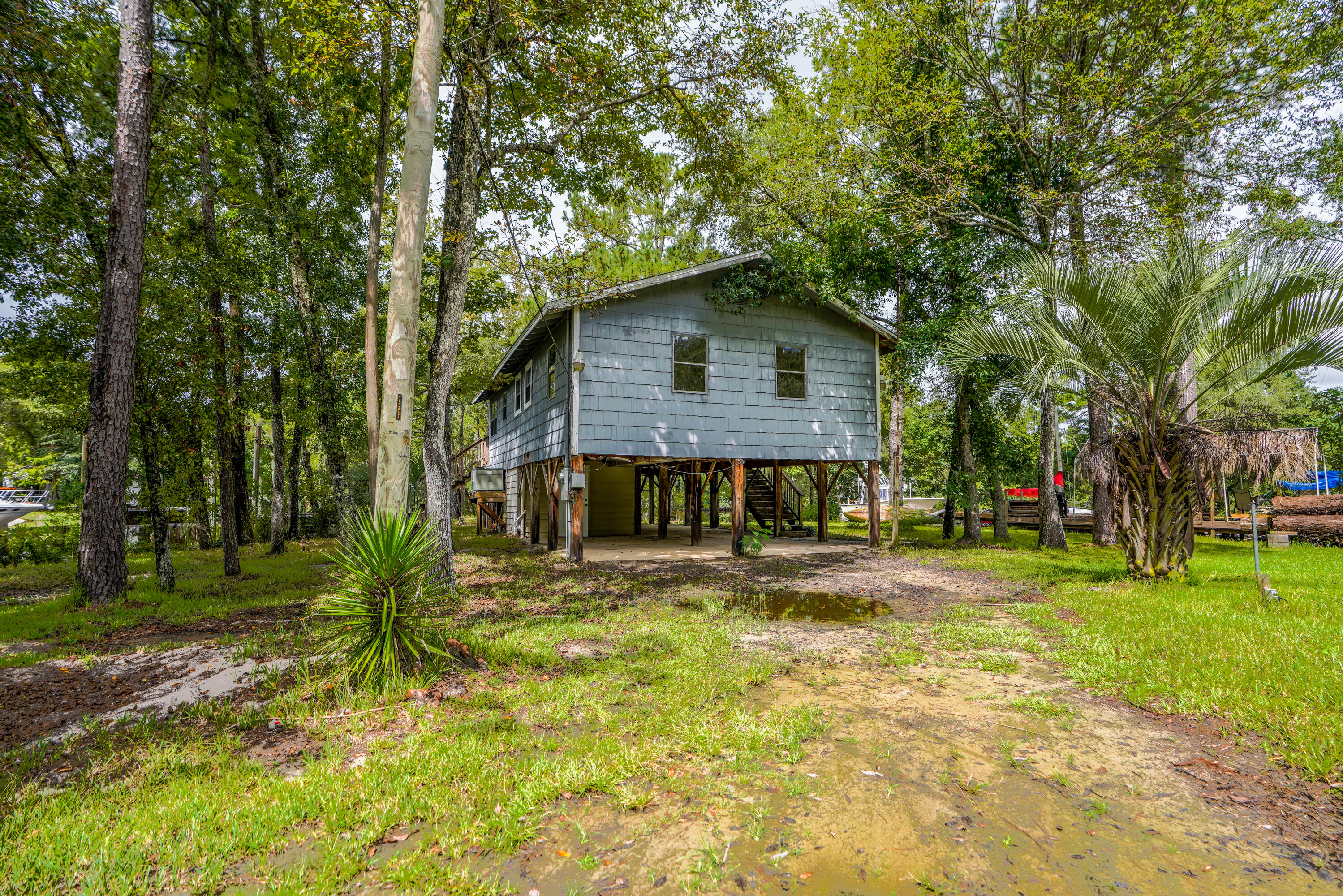 280 Alaqua Cove Road Freeport, FL 32439 - Photo 3 of 41 Driveway View