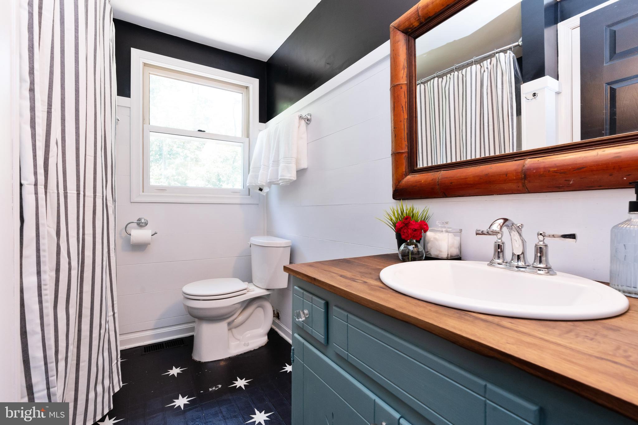 7806 Dance Hall Road Frederick, MD 21701 - Photo 27 of 49 Full bath main level