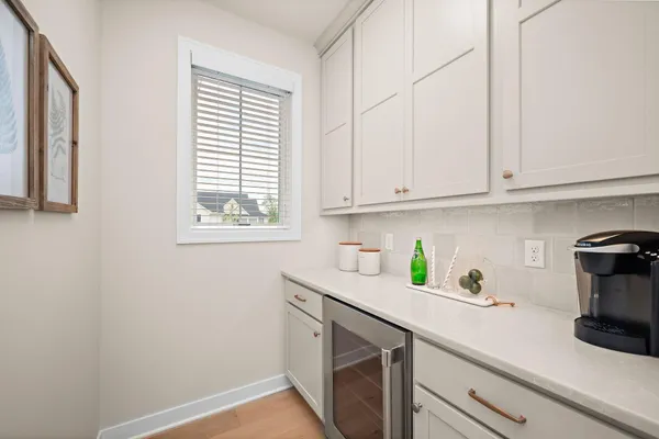 $1,195,000 | 116 Spring Farm Road, North Oaks, MN 55127