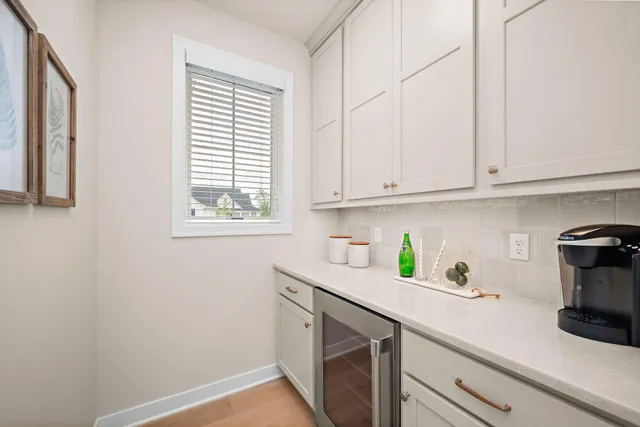 $1,195,000 | 116 Spring Farm Road, North Oaks, MN 55127