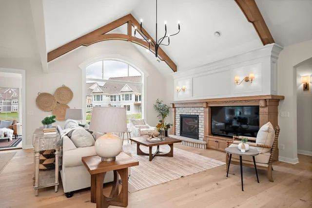 $1,195,000 | 116 Spring Farm Road, North Oaks, MN 55127