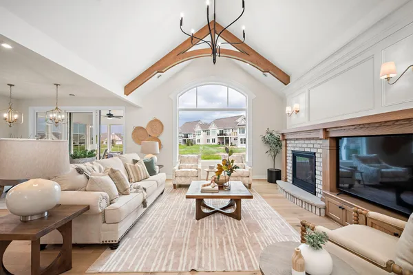 $1,195,000 | 116 Spring Farm Road, North Oaks, MN 55127