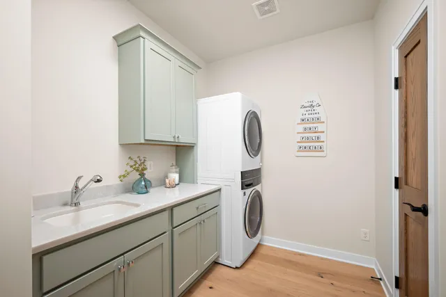 $1,195,000 | 116 Spring Farm Road, North Oaks, MN 55127