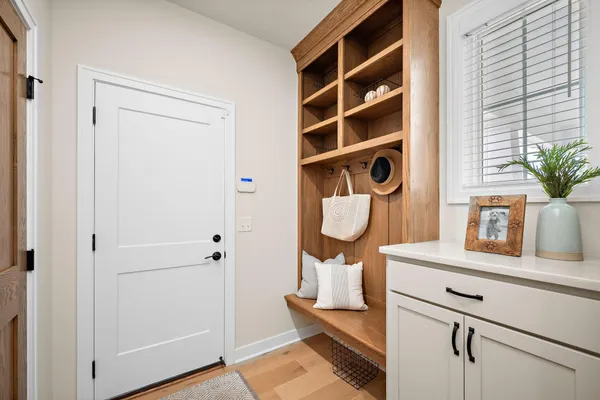 $1,195,000 | 116 Spring Farm Road, North Oaks, MN 55127