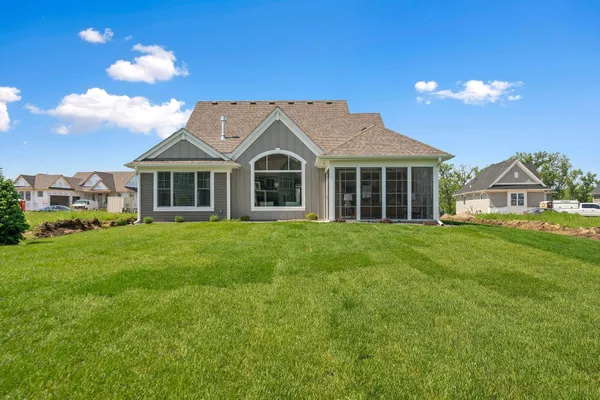 $1,195,000 | 116 Spring Farm Road, North Oaks, MN 55127