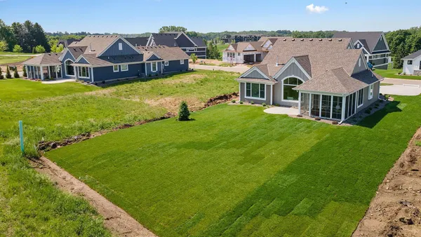 $1,195,000 | 116 Spring Farm Road, North Oaks, MN 55127