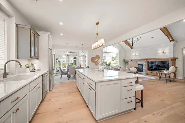 $1,195,000 | 116 Spring Farm Road, North Oaks, MN 55127