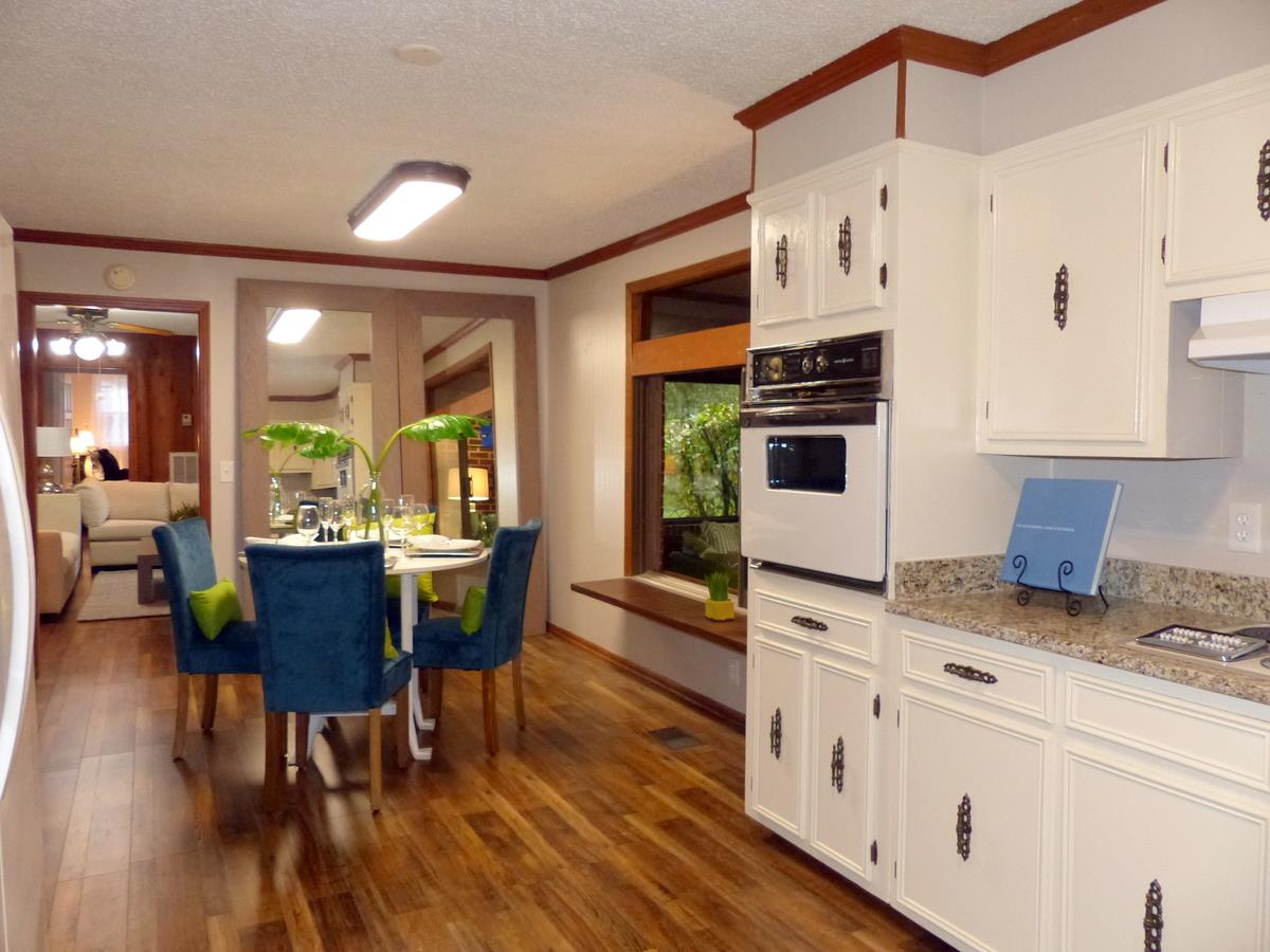449 Cole's Ferry Road Gallatin, TN 37066 - Photo 14 of 30 Chef's Kitchen convenient to Living Spaces. New flooring throughout the entire home!