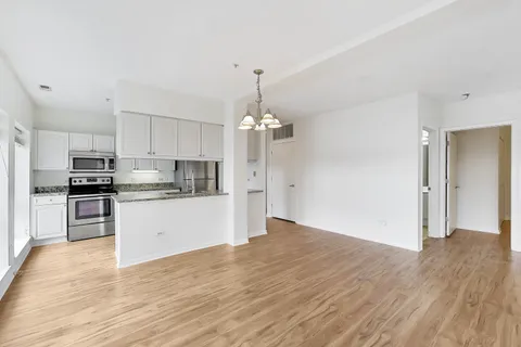 $430,000 | 1415 Sherman Avenue, Unit 506, Evanston, IL 60201