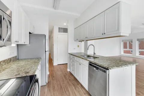 $430,000 | 1415 Sherman Avenue, Unit 506, Evanston, IL 60201