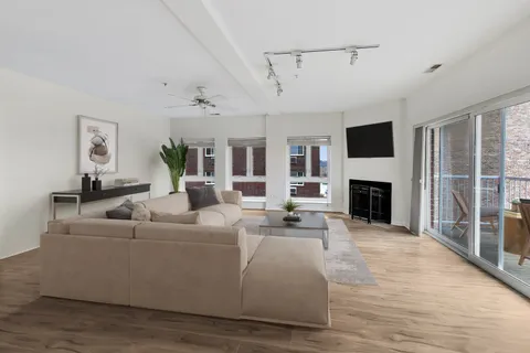 $430,000 | 1415 Sherman Avenue, Unit 506, Evanston, IL 60201