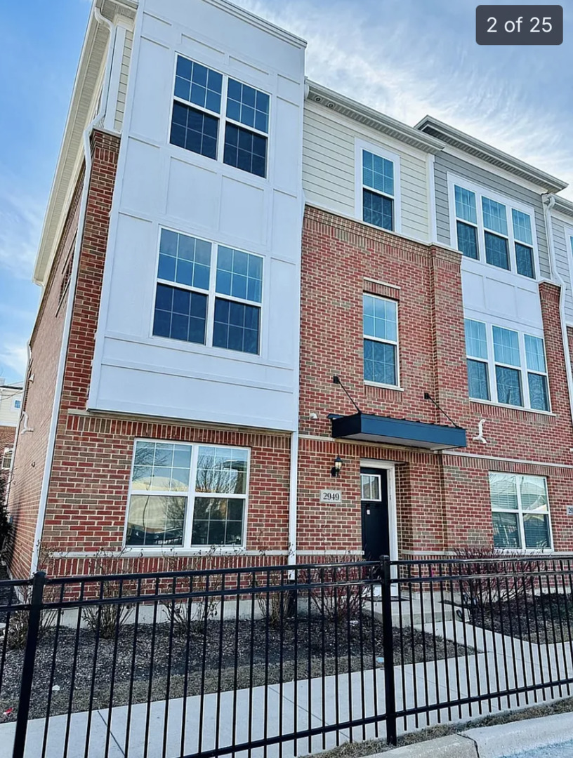 2949 Reflection Drive Naperville, IL 60564 - Photo 2 of 23