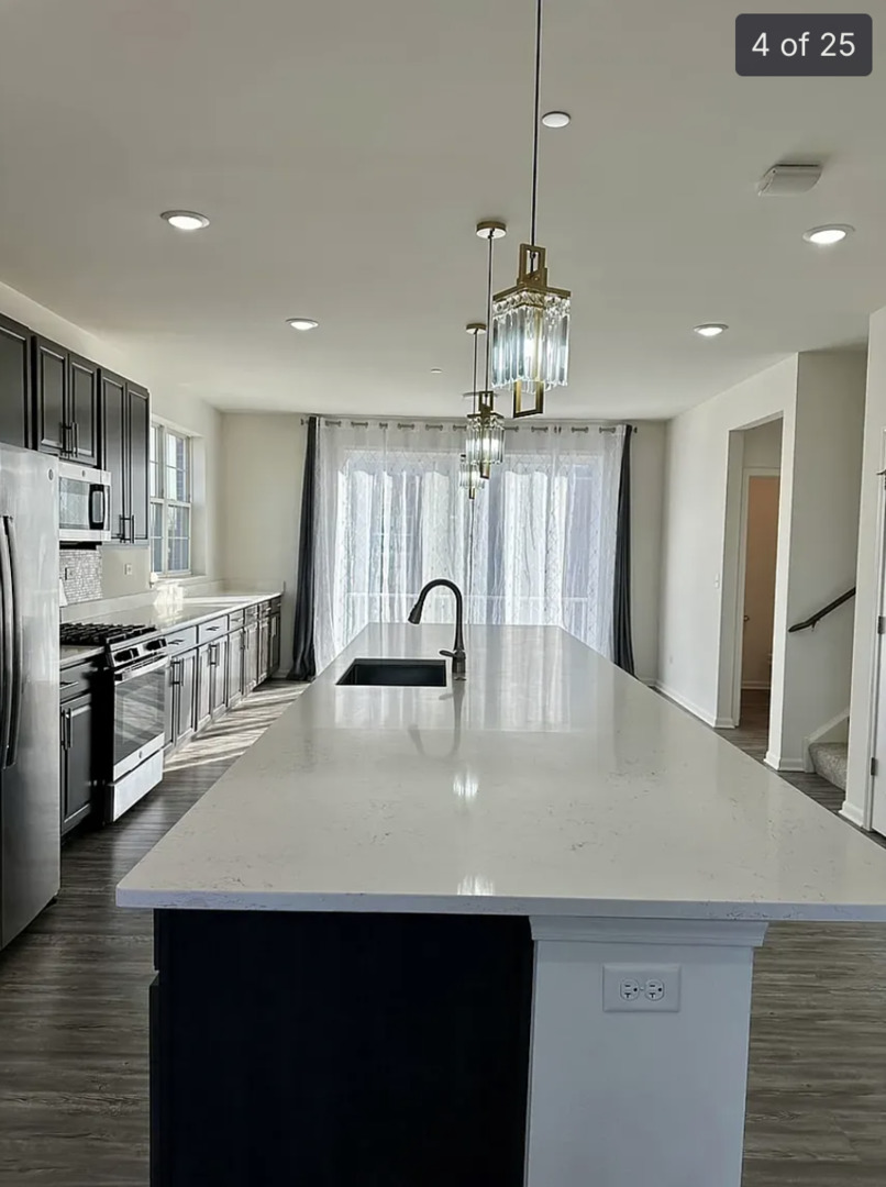 2949 Reflection Drive Naperville, IL 60564 - Photo 3 of 23