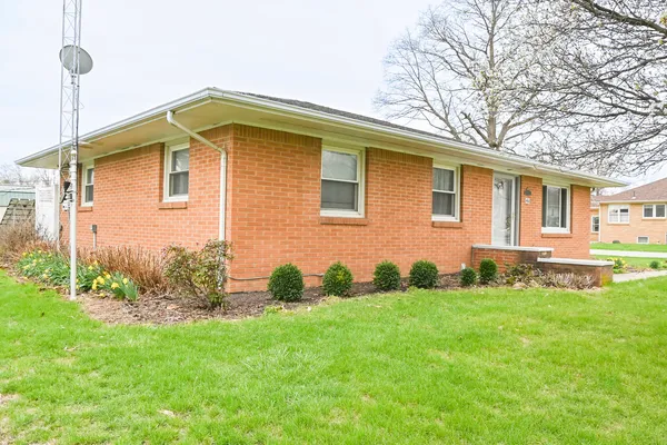 $210,000 | 401 East Main Street, Royal, IL 61871