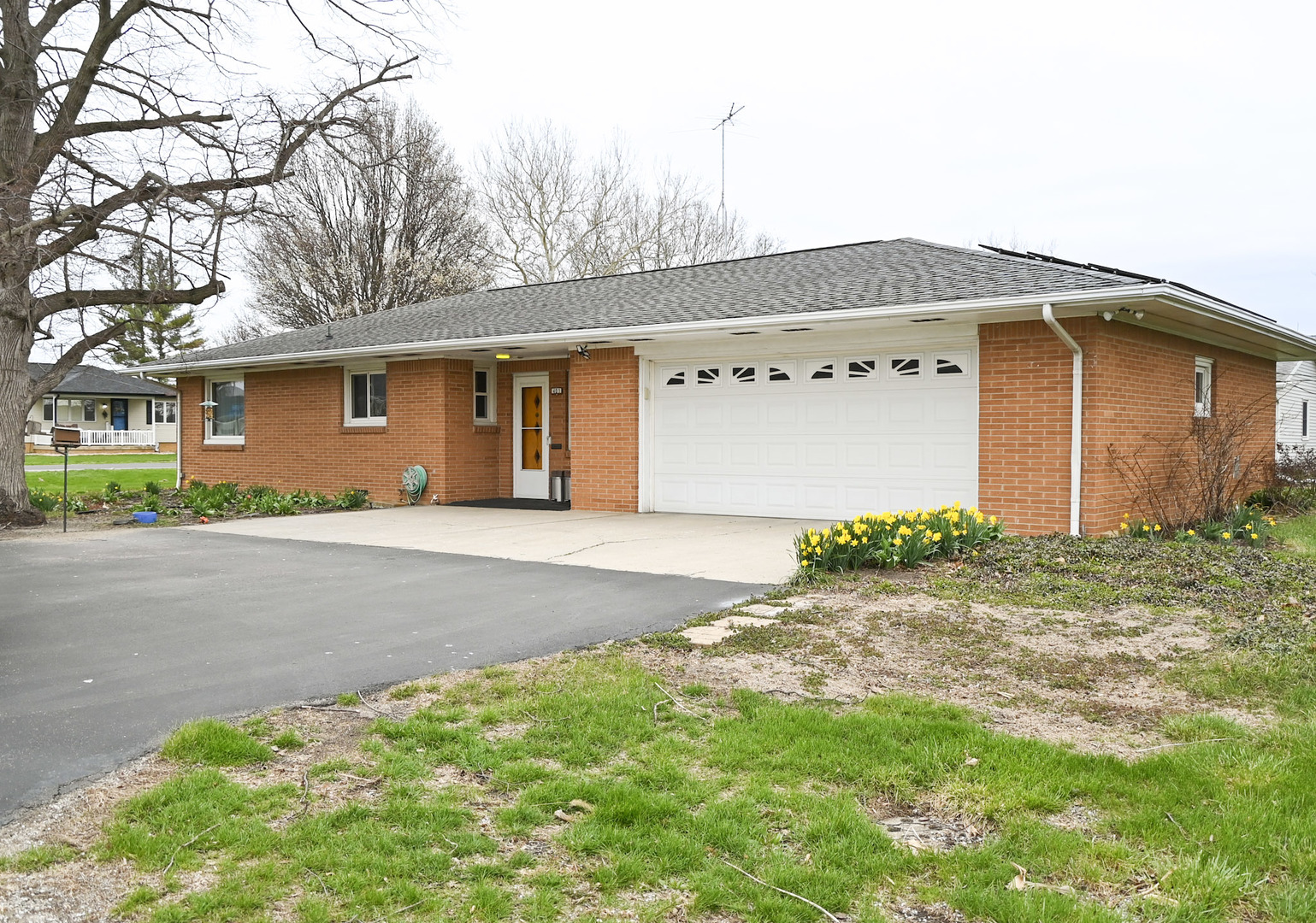 401 East Main Street Royal, IL 61871 - Photo 10 of 73