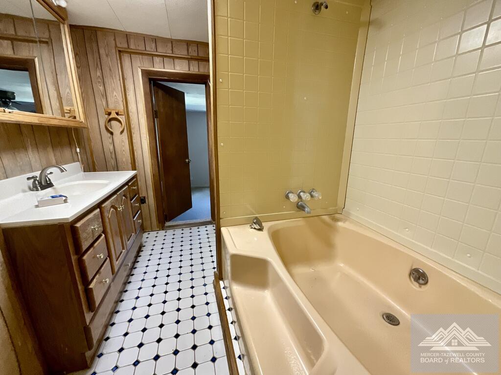 260-266 Periwinkle Road Princeton, WV 24739 - Photo 12 of 31 Gallery Image 12