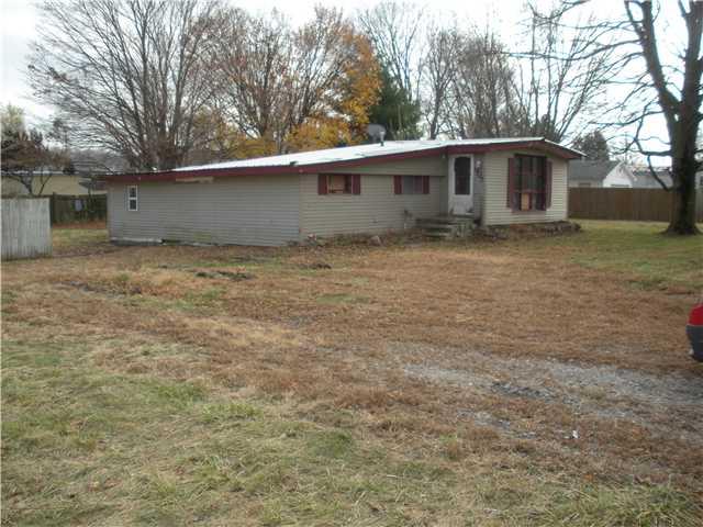 307 South Henley Avenue Carthage, IN 46115 - Photo 1 of 4