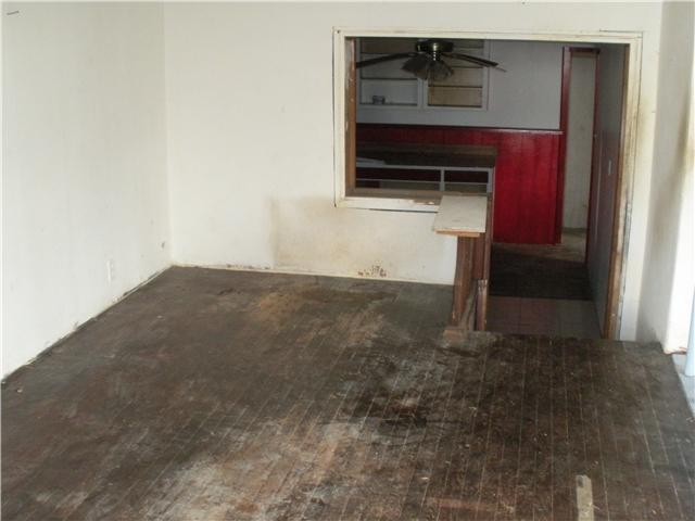 307 South Henley Avenue Carthage, IN 46115 - Photo 2 of 4