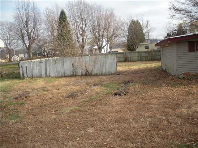 307 South Henley Avenue Carthage, IN 46115 - Photo 3 of 4