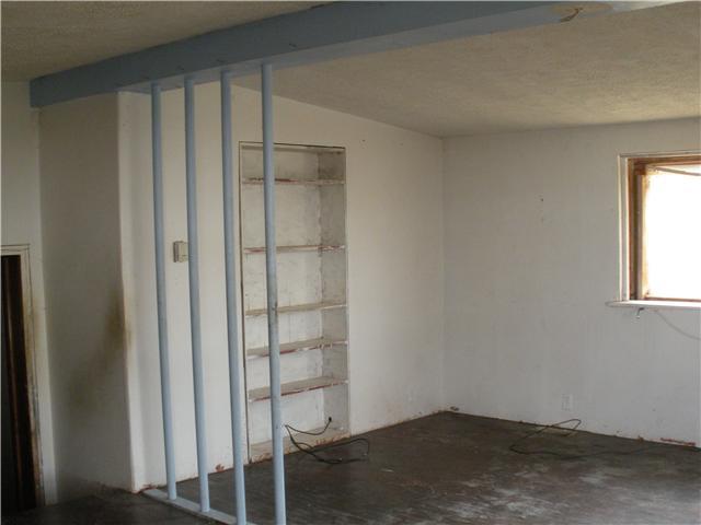 307 South Henley Avenue Carthage, IN 46115 - Photo 4 of 4