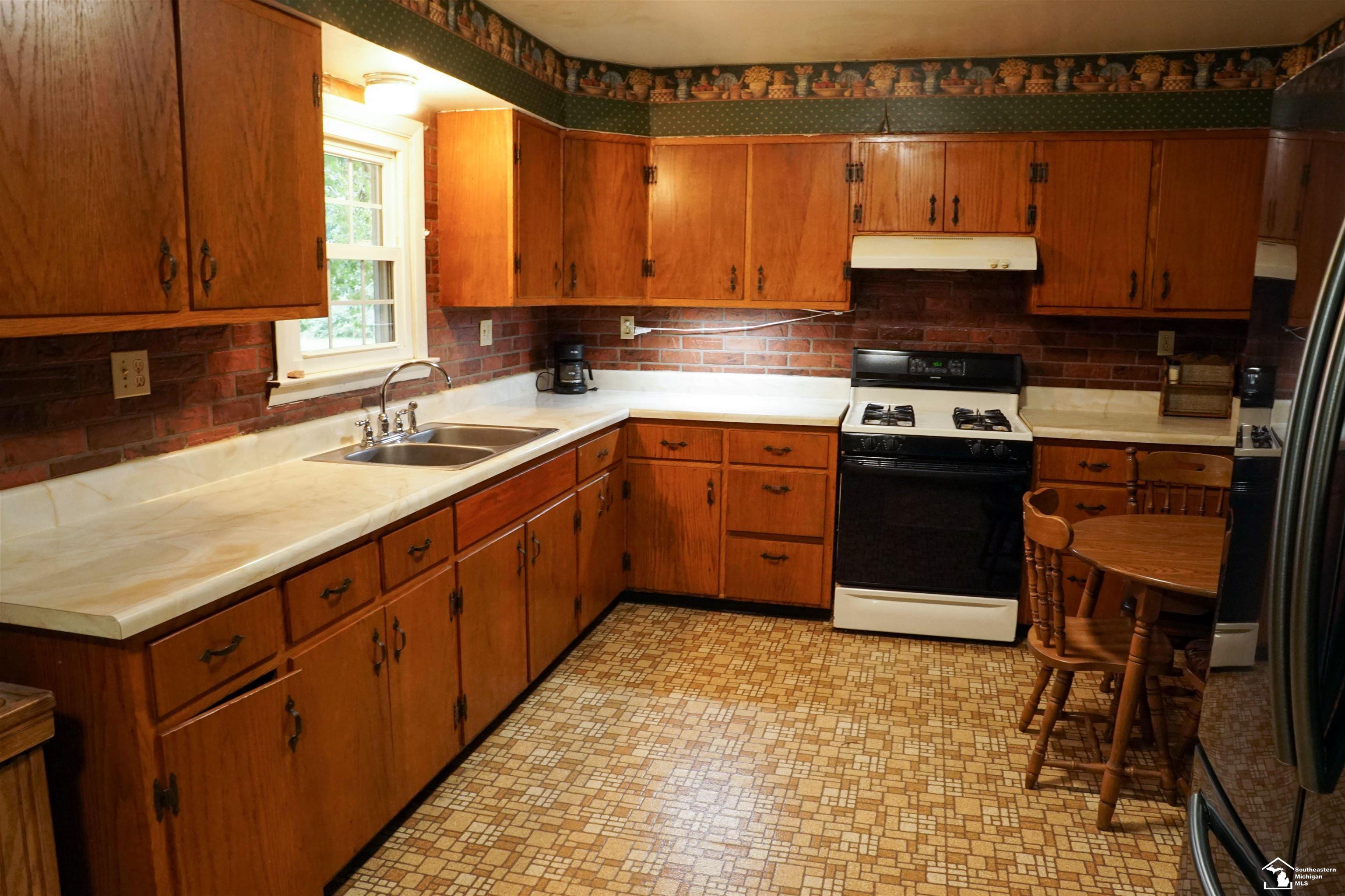 6105 Wells Road Petersburg, MI 49270 - Photo 4 of 18 Gallery Image 4