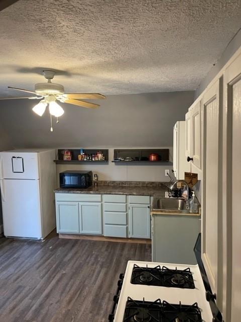 407 Walnut Street Greenfield, IN 46140 - Photo 33 of 54