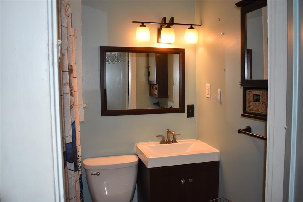 407 Walnut Street Greenfield, IN 46140 - Photo 9 of 54