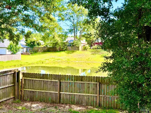 a view of a tennis court