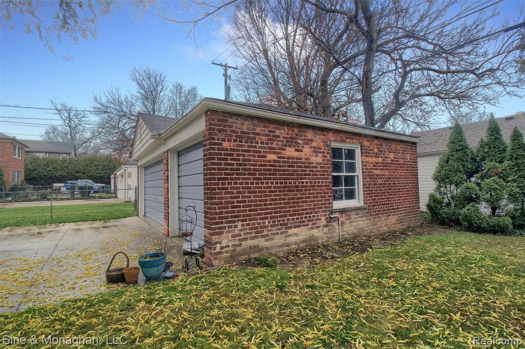 950 Harcourt Road Grosse Pointe Park, MI 48230 - Photo 30 of 30
