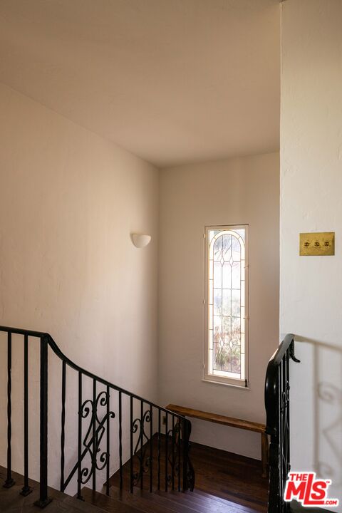 2226 Moreno Drive Los Angeles, CA 90039 - Photo 21 of 65 a view of entryway