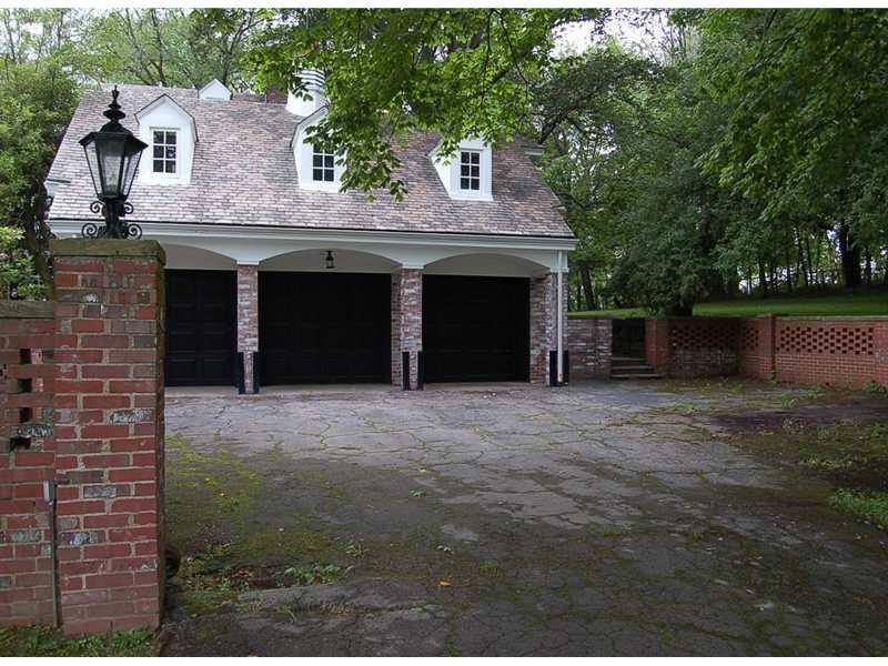 18 Edgewood Road Fox Chapel, PA 15215 - Photo 25 of 25 Parking Lot/Garage.