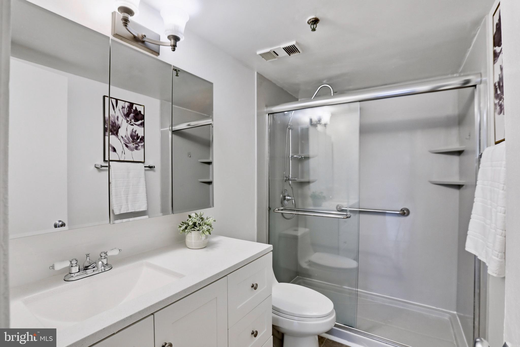 5911 Edsall Road, Unit 511 Alexandria, VA 22304 - Photo 13 of 28 Gallery Image 13