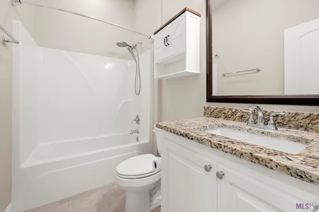 $379,900 | 15145 Germany Oaks Boulevard, Prairieville, LA 70769