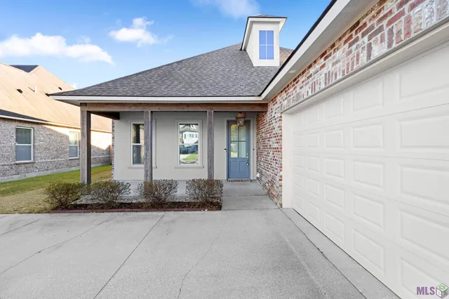 $379,900 | 15145 Germany Oaks Boulevard, Prairieville, LA 70769