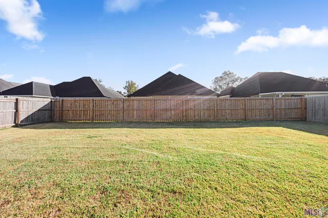 $379,900 | 15145 Germany Oaks Boulevard, Prairieville, LA 70769