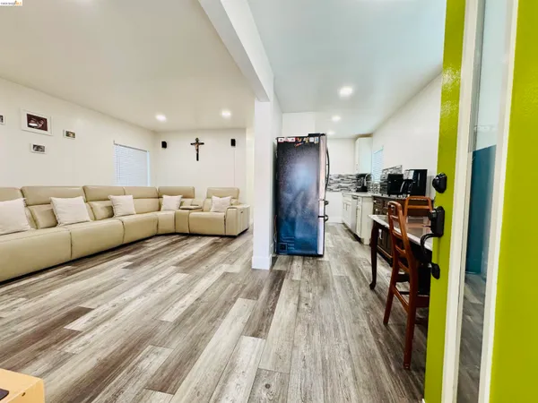 $469,000 | 418 Douglas Avenue, Oakland, CA 94603