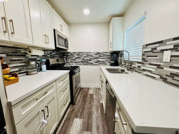 $469,000 | 418 Douglas Avenue, Oakland, CA 94603