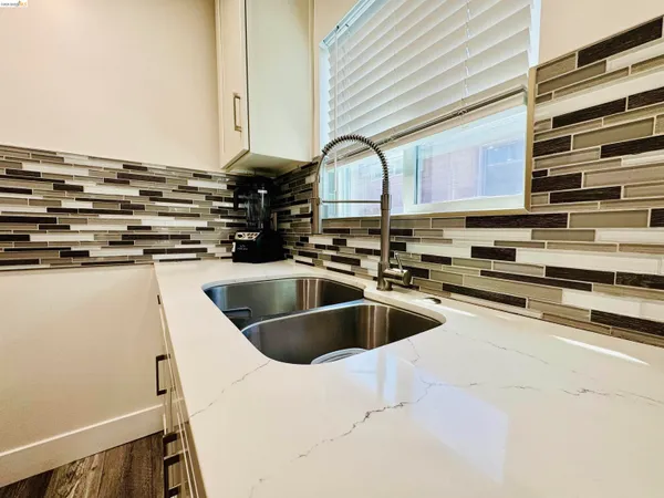 $469,000 | 418 Douglas Avenue, Oakland, CA 94603