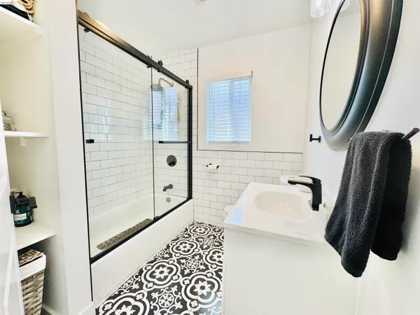 $469,000 | 418 Douglas Avenue, Oakland, CA 94603
