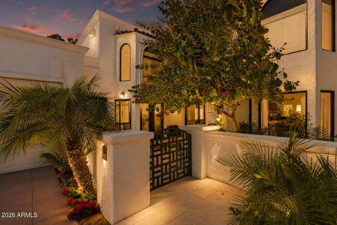 6701 North Scottsdale Road, Unit 24 Scottsdale, AZ 85250 - Photo 22 of 27 Courtyard