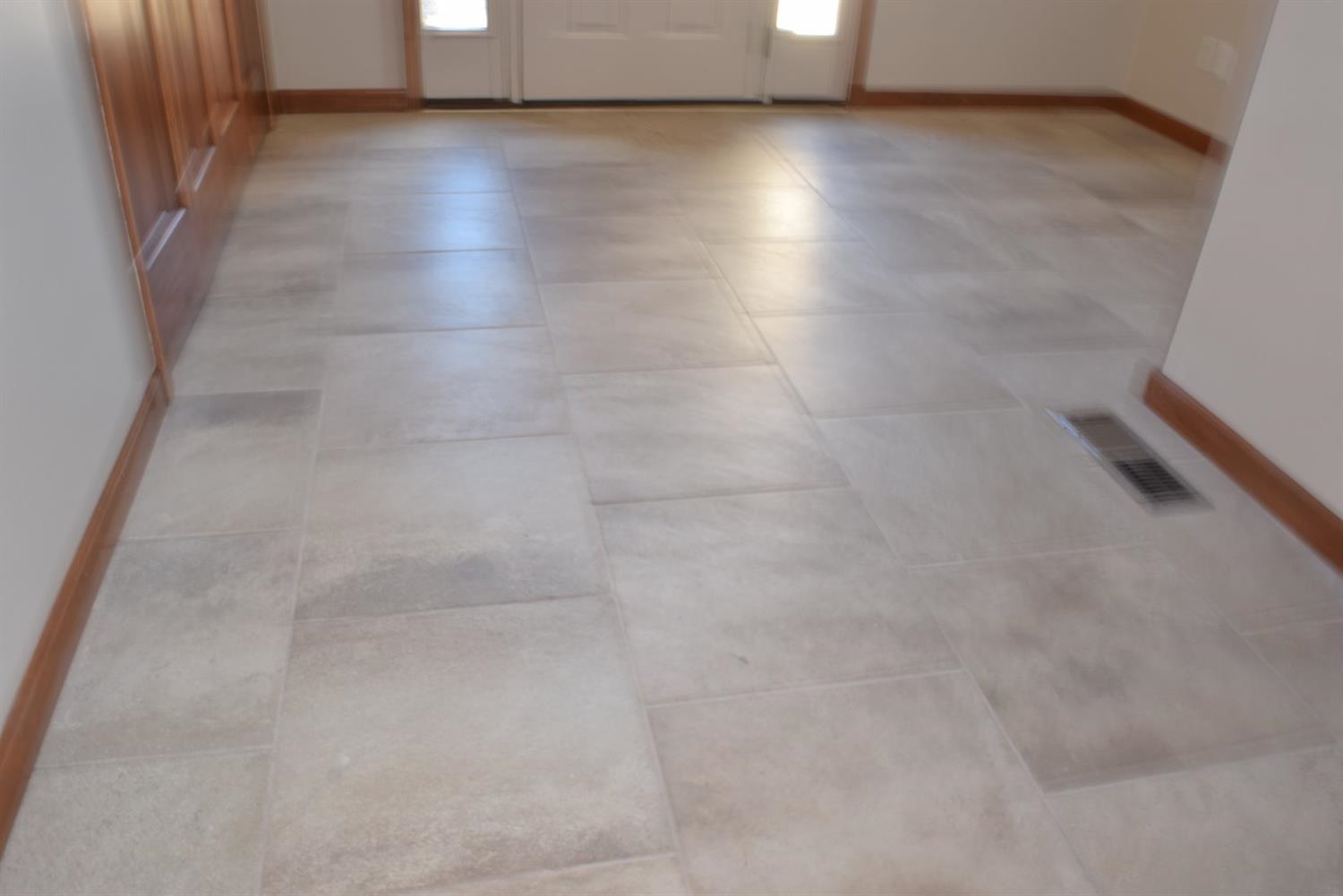 1463 Edgewater Road Crown Point, IN 46307 - Photo 3 of 10 1500x1001